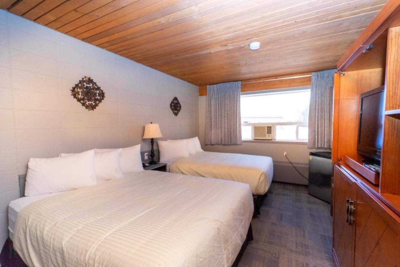 Vegreville Garden Inn Extérieur photo
