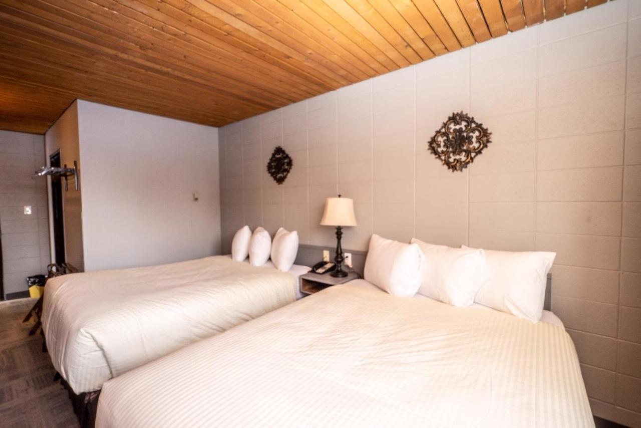 Vegreville Garden Inn Extérieur photo