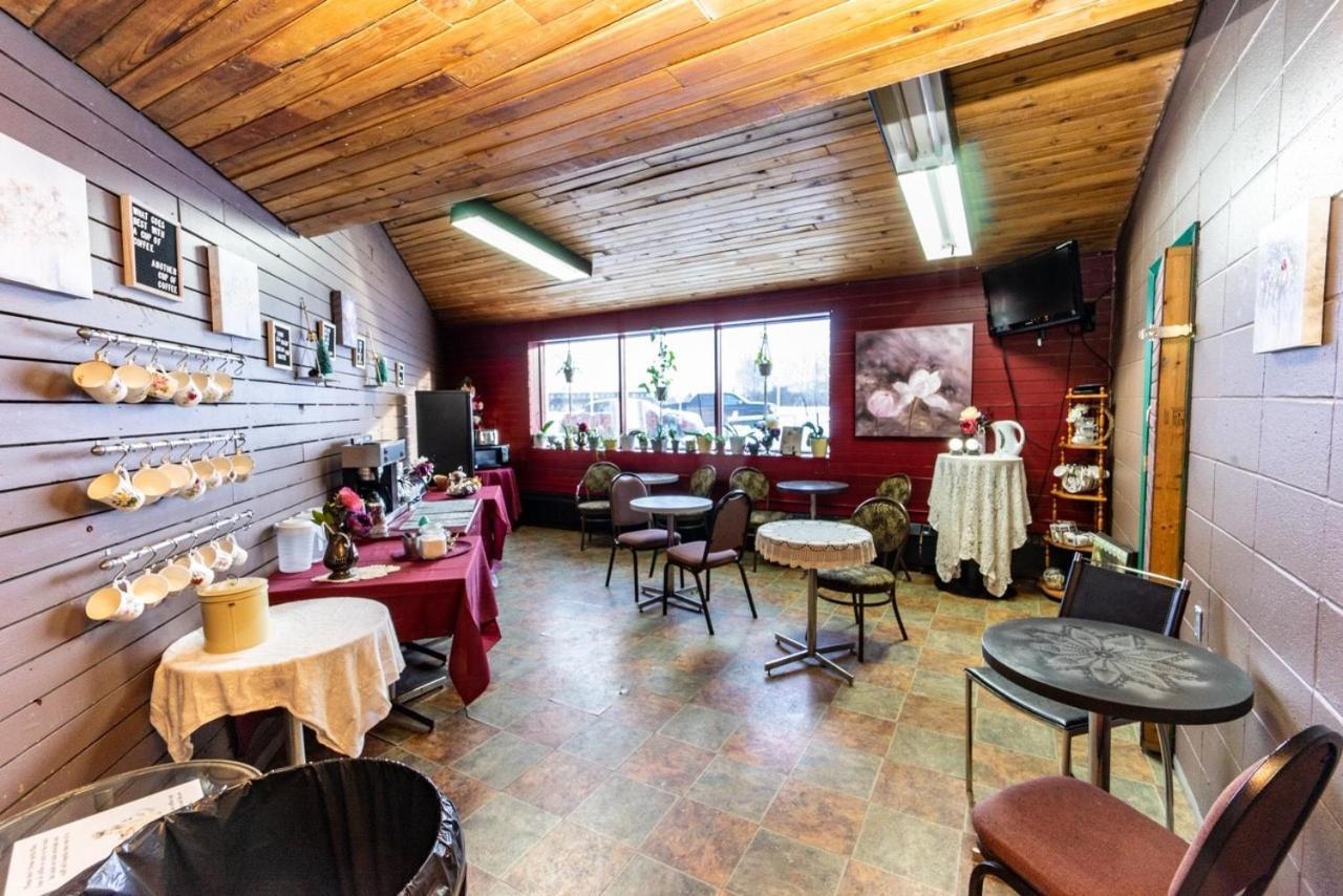 Vegreville Garden Inn Extérieur photo