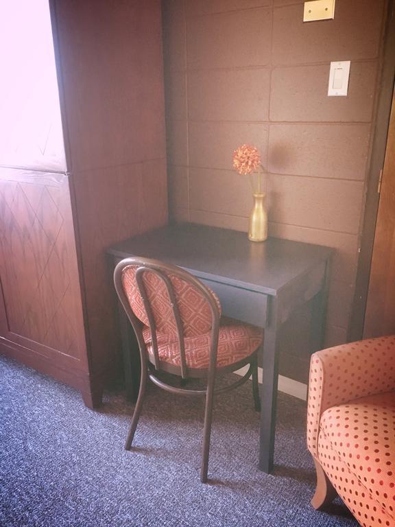 Vegreville Garden Inn Extérieur photo