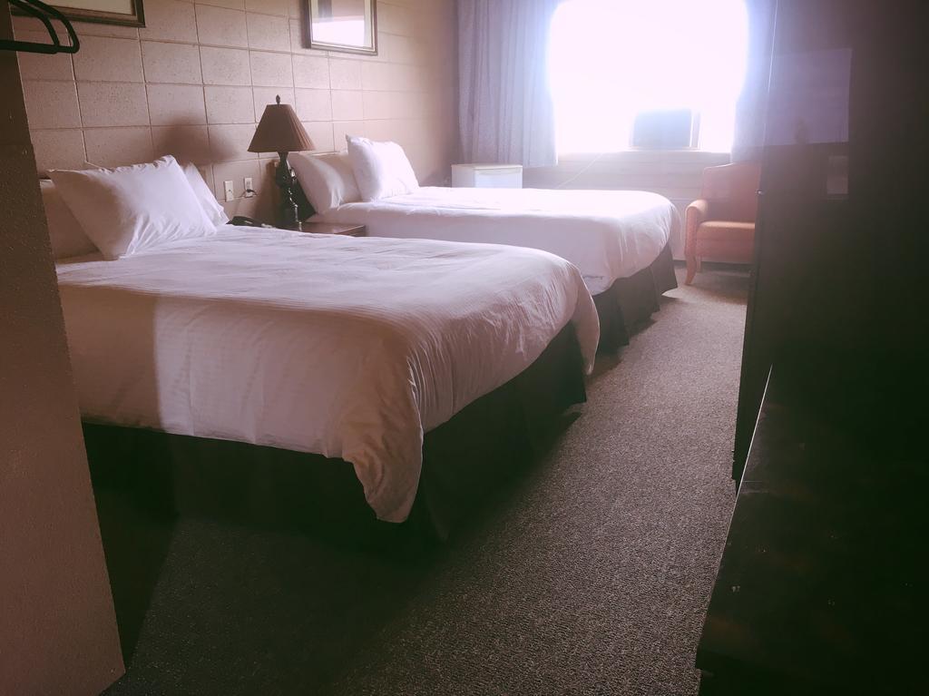 Vegreville Garden Inn Extérieur photo