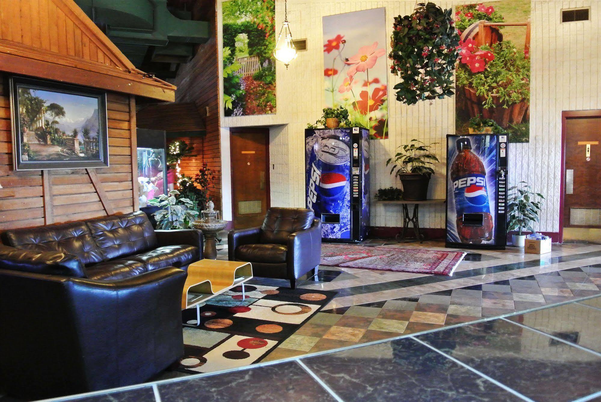 Vegreville Garden Inn Extérieur photo