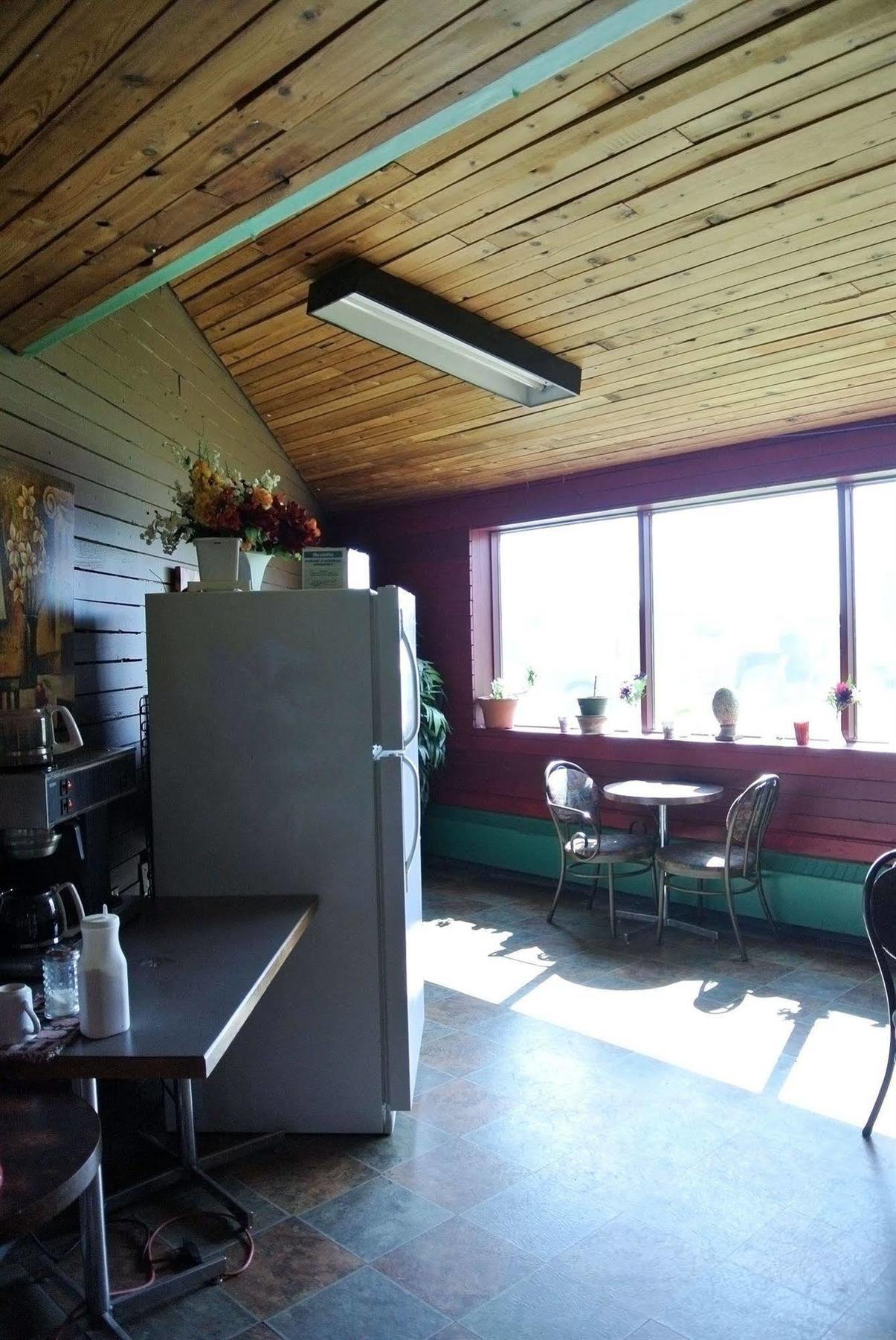 Vegreville Garden Inn Extérieur photo