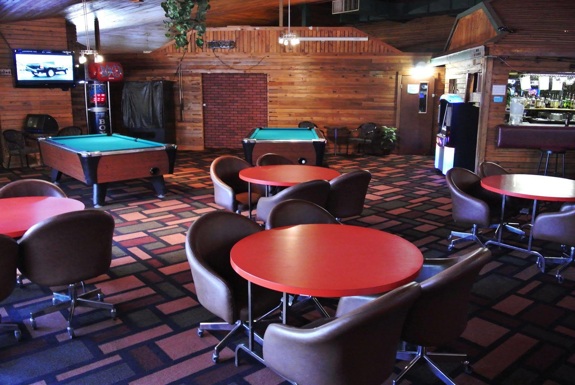 Vegreville Garden Inn Extérieur photo